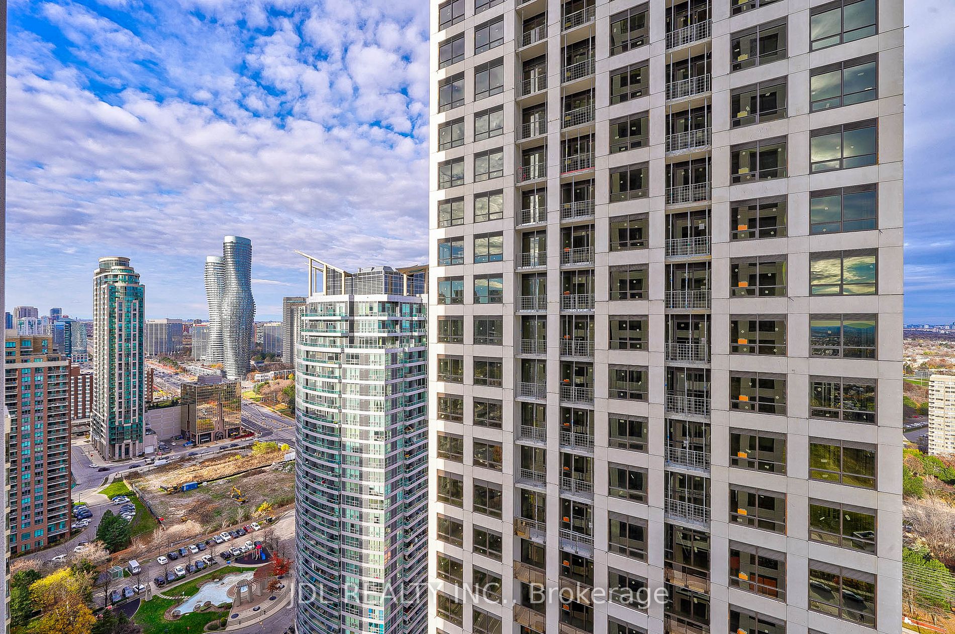 36 Elm Dr, #2604