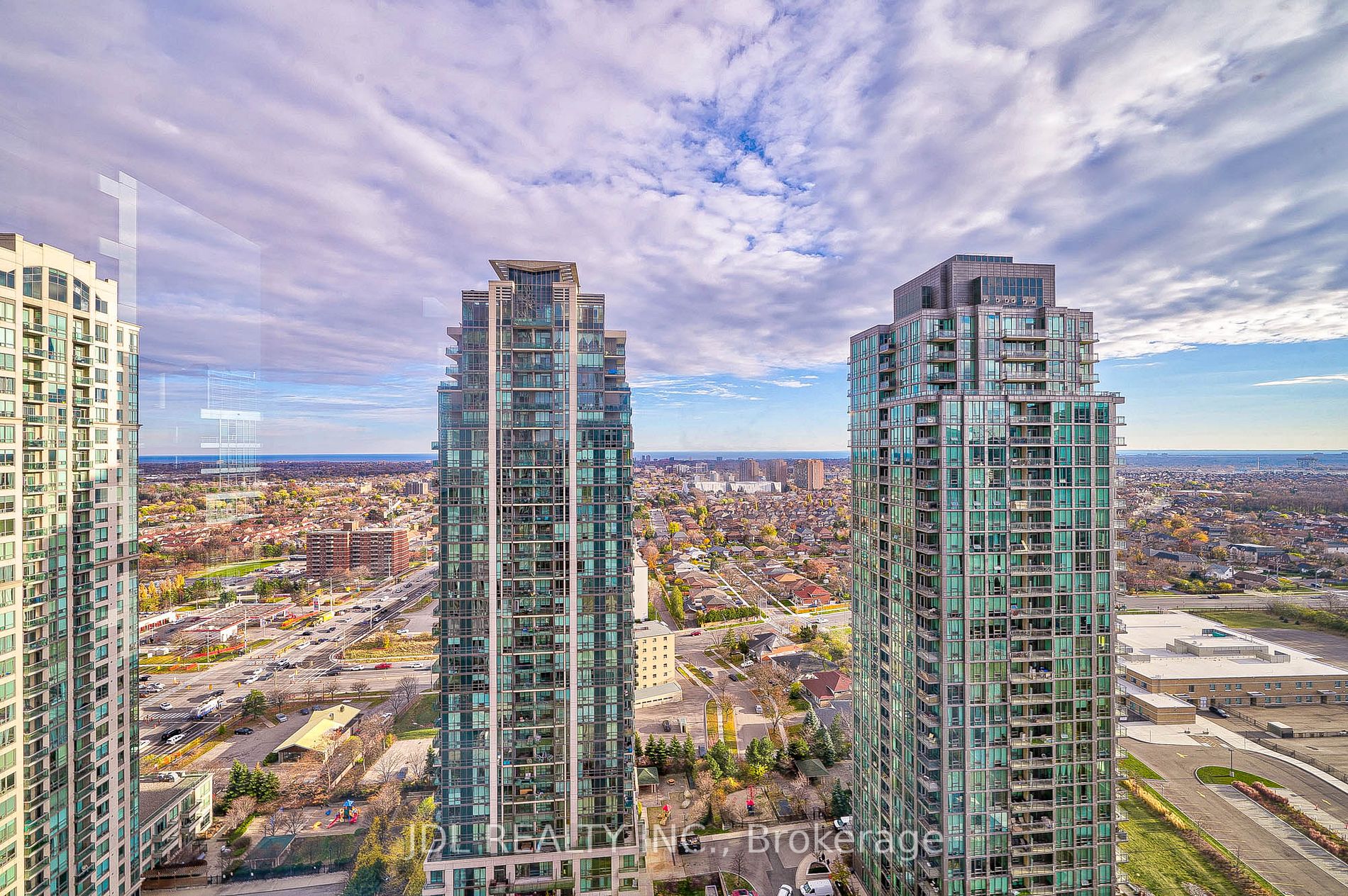36 Elm Dr, #2604