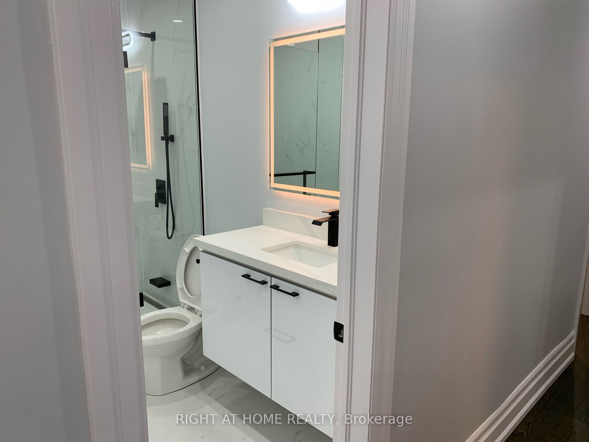 52 Fallingdale Cres