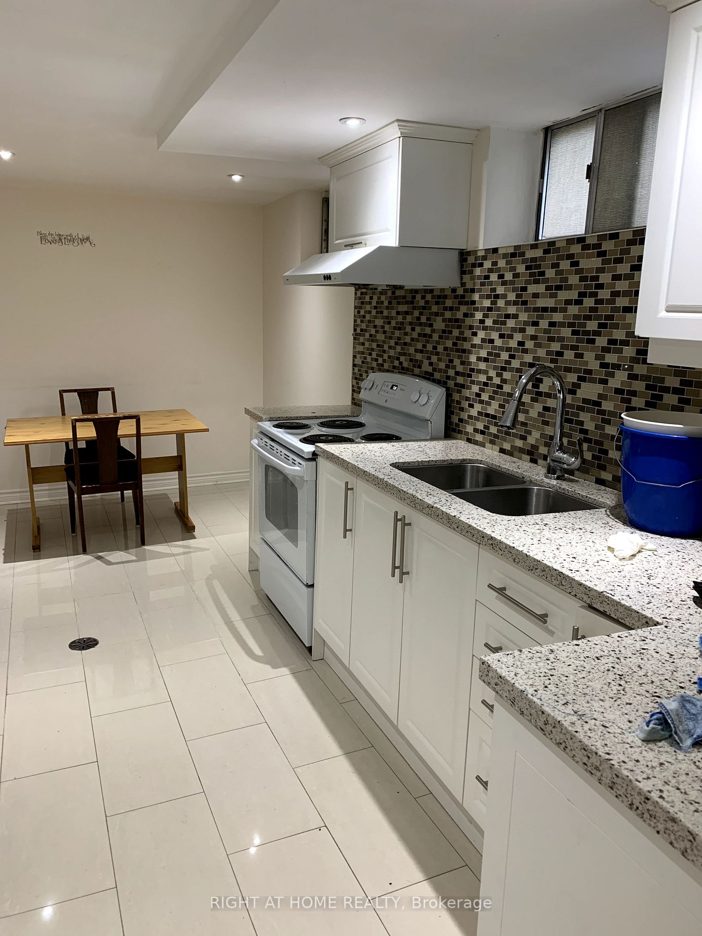 52 Fallingdale Cres