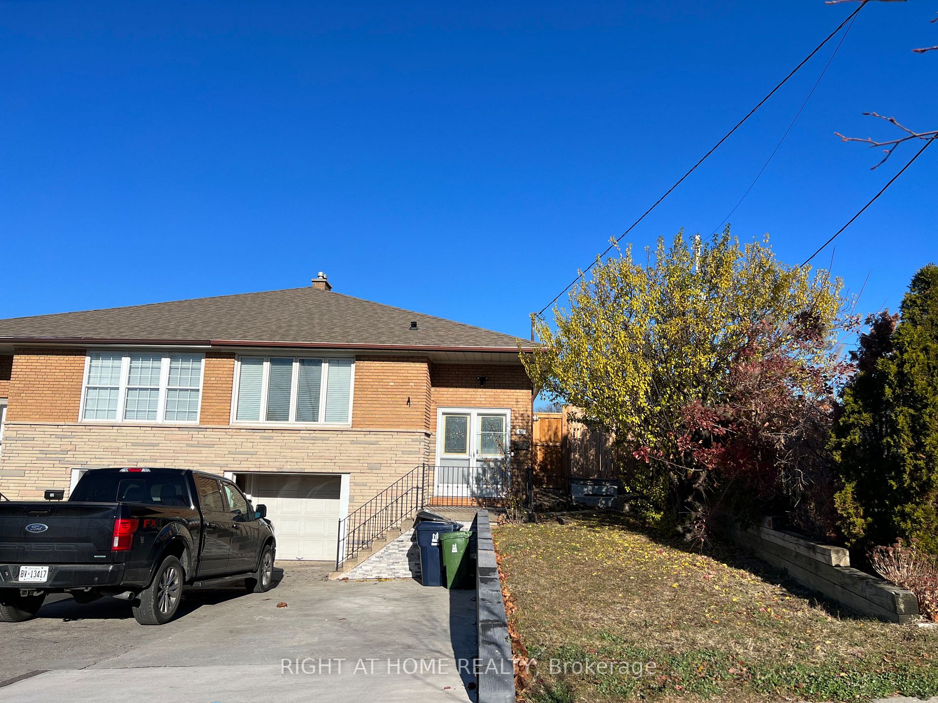 52 Fallingdale Cres
