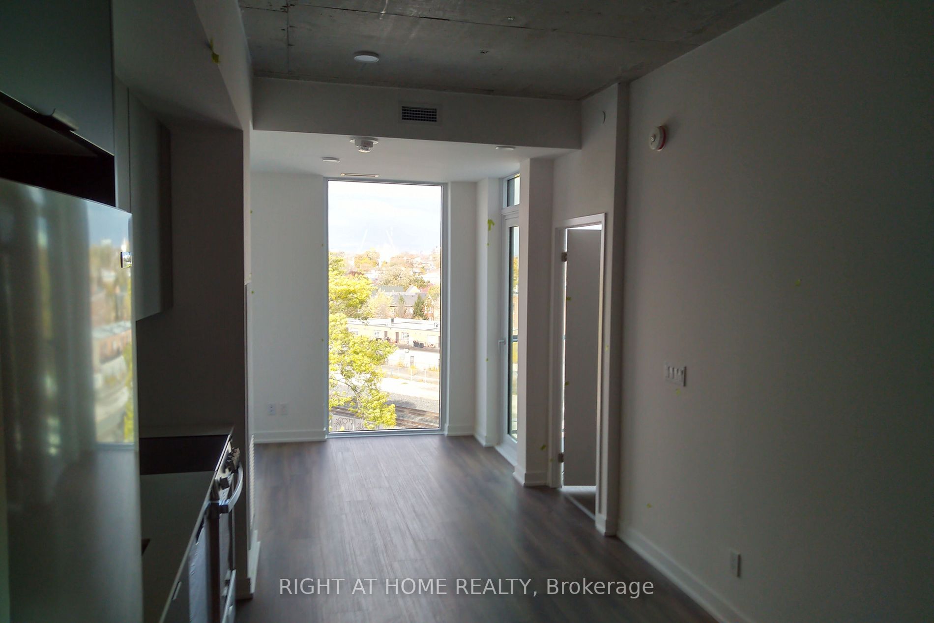 57 Brock Ave, #514