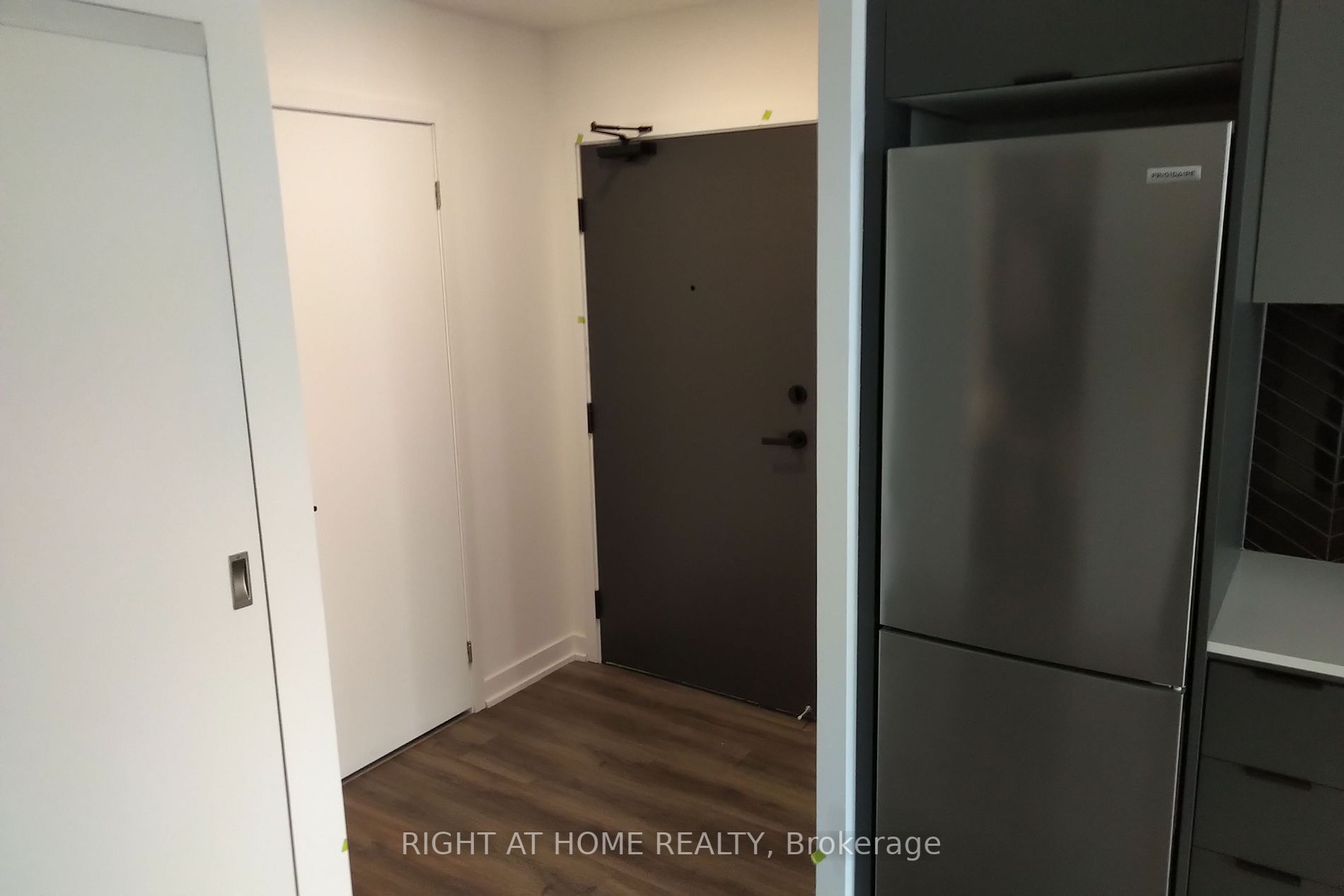 57 Brock Ave, #514