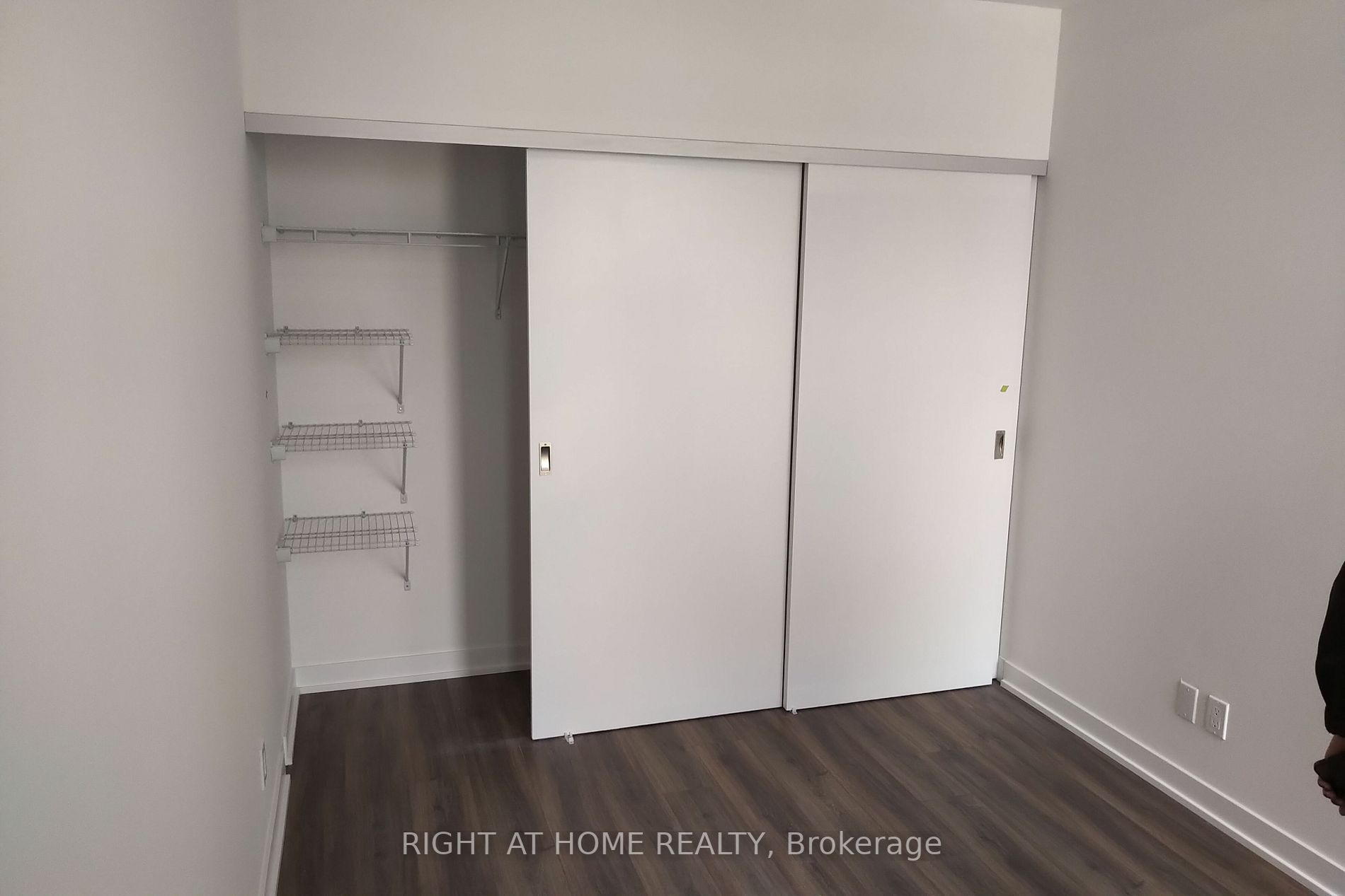 57 Brock Ave, #514