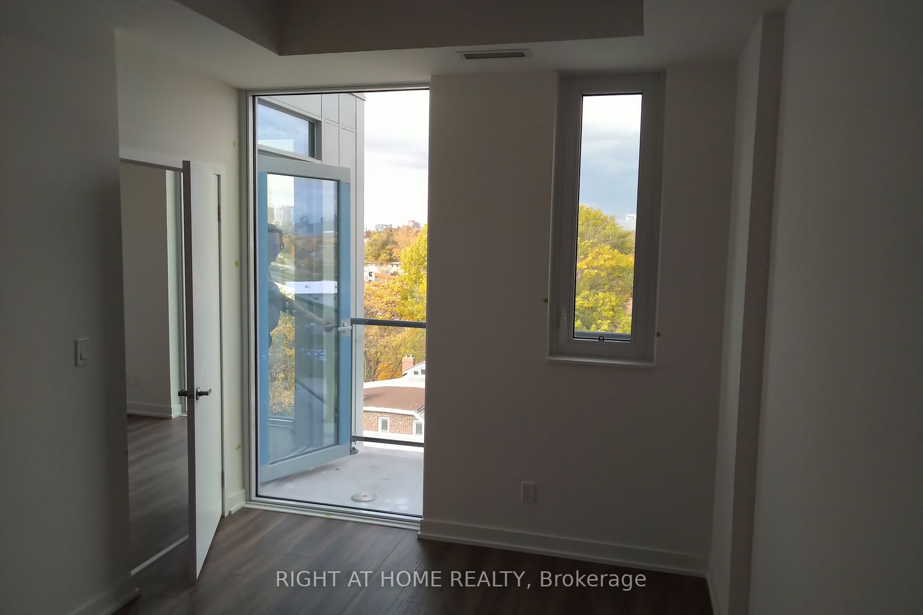 57 Brock Ave, #514