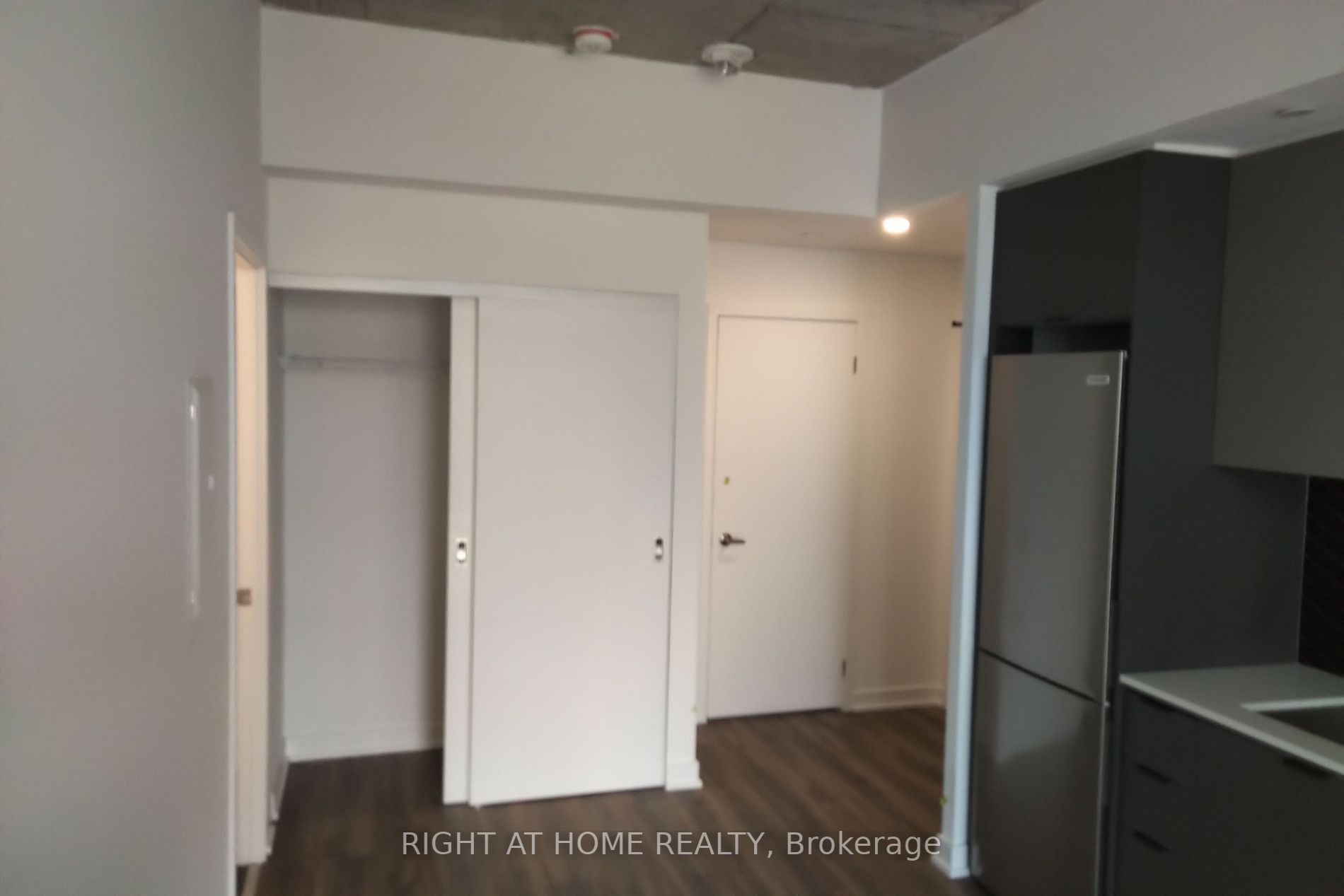 57 Brock Ave, #514