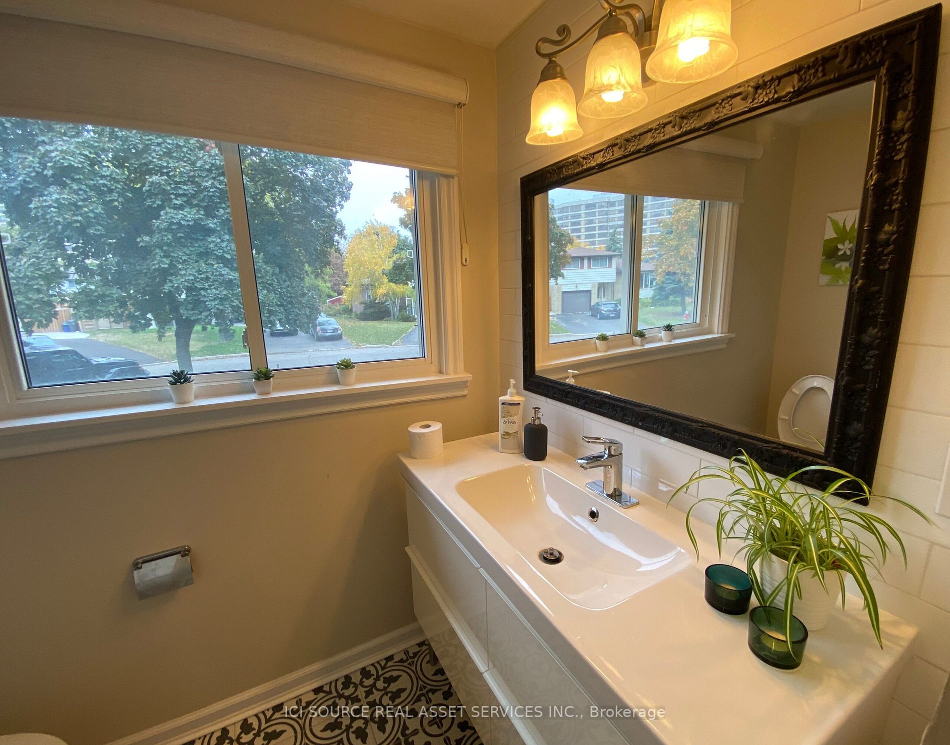 7 Trotters Lane, #Main Fl