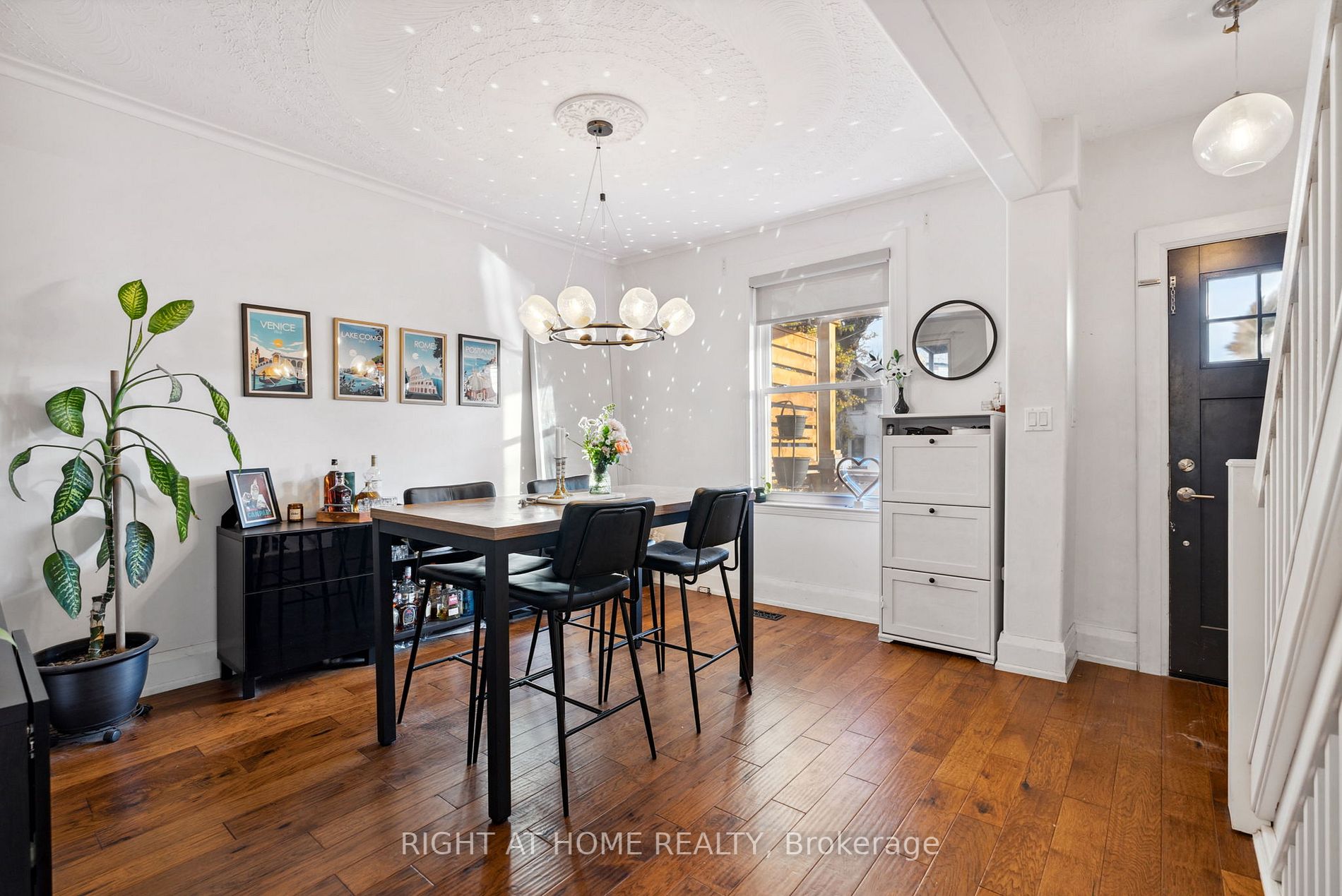 232 Maria St