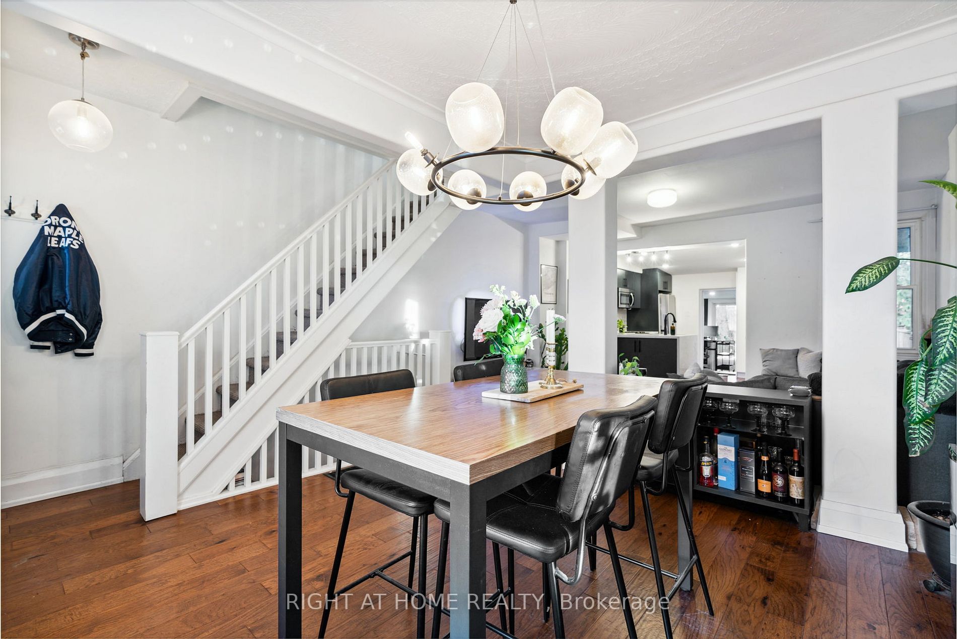 232 Maria St