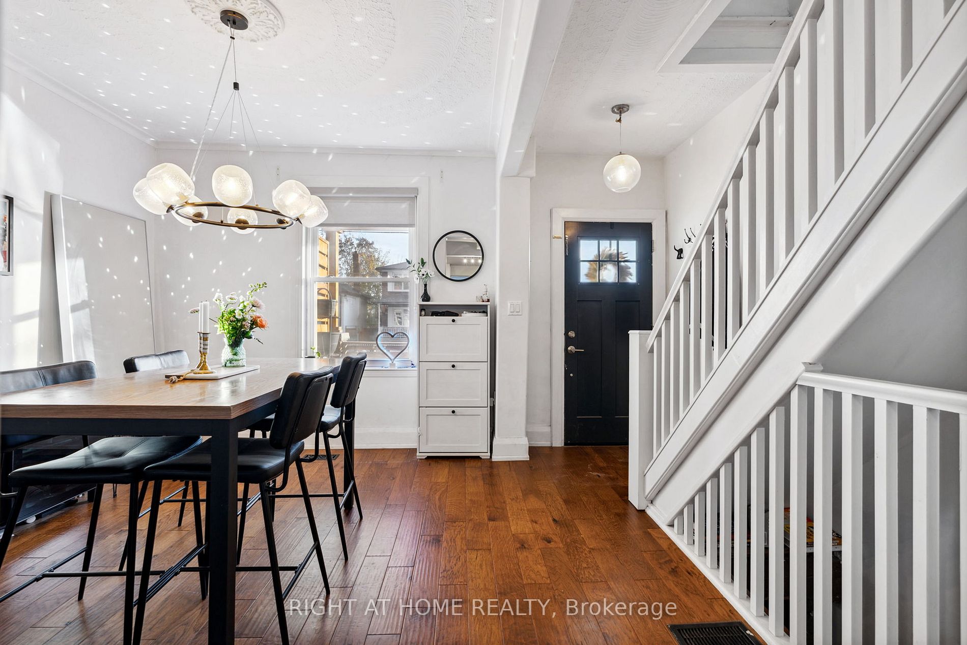 232 Maria St