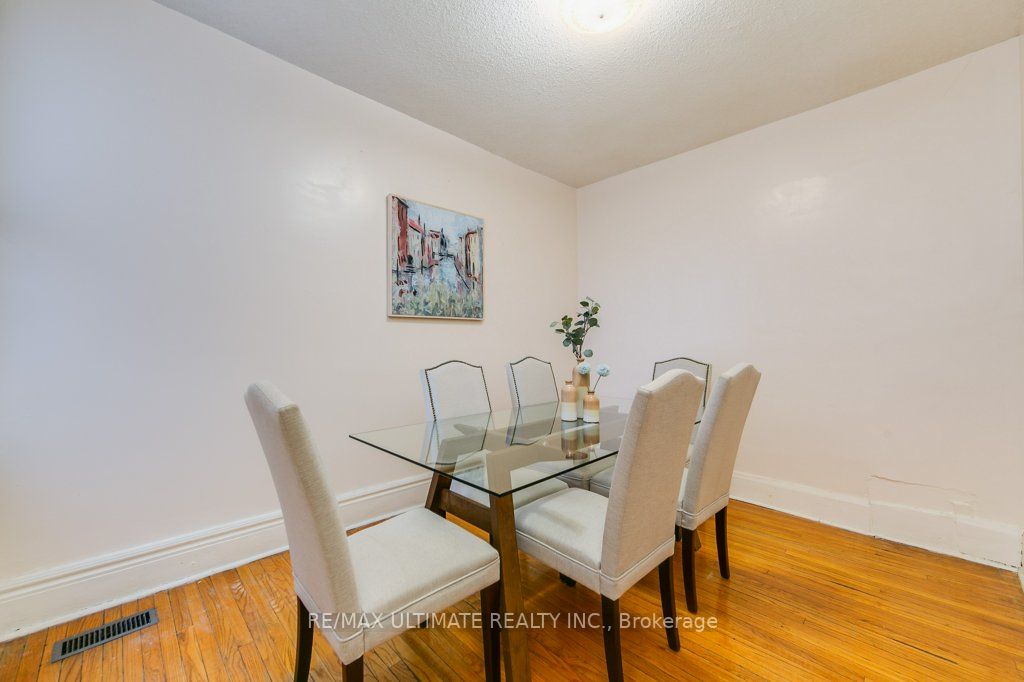 40 Mackay Ave