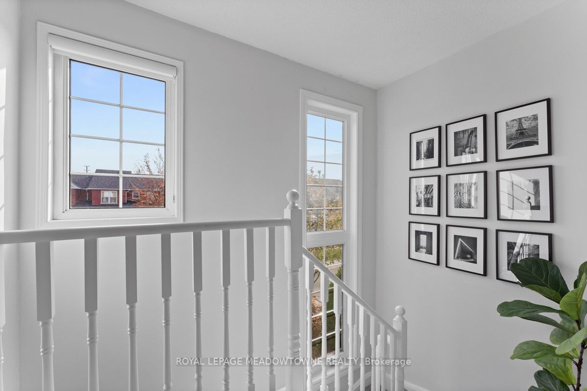 5 Dawson Cres