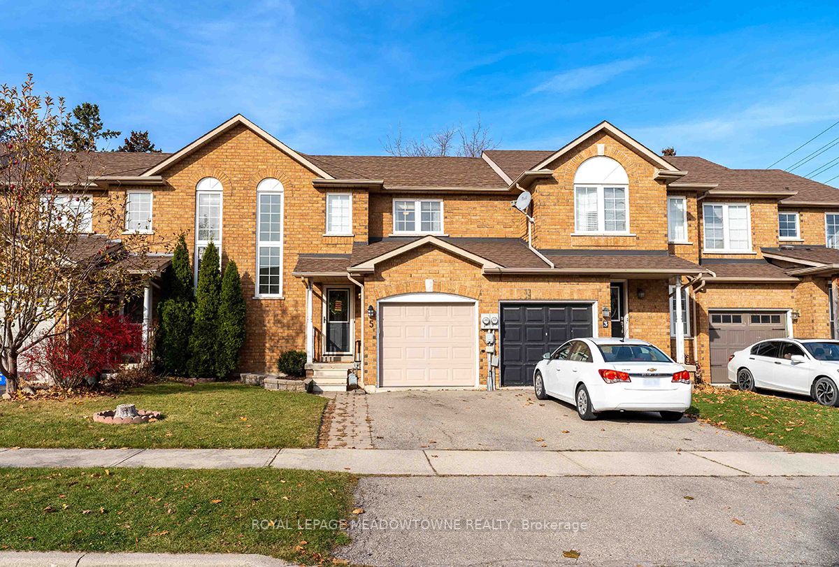 5 Dawson Cres