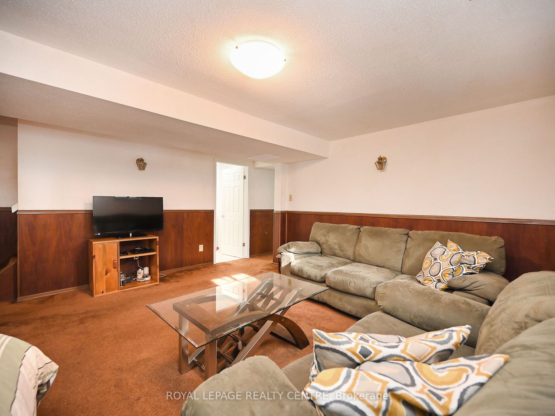 2519 Kingsberry Cres