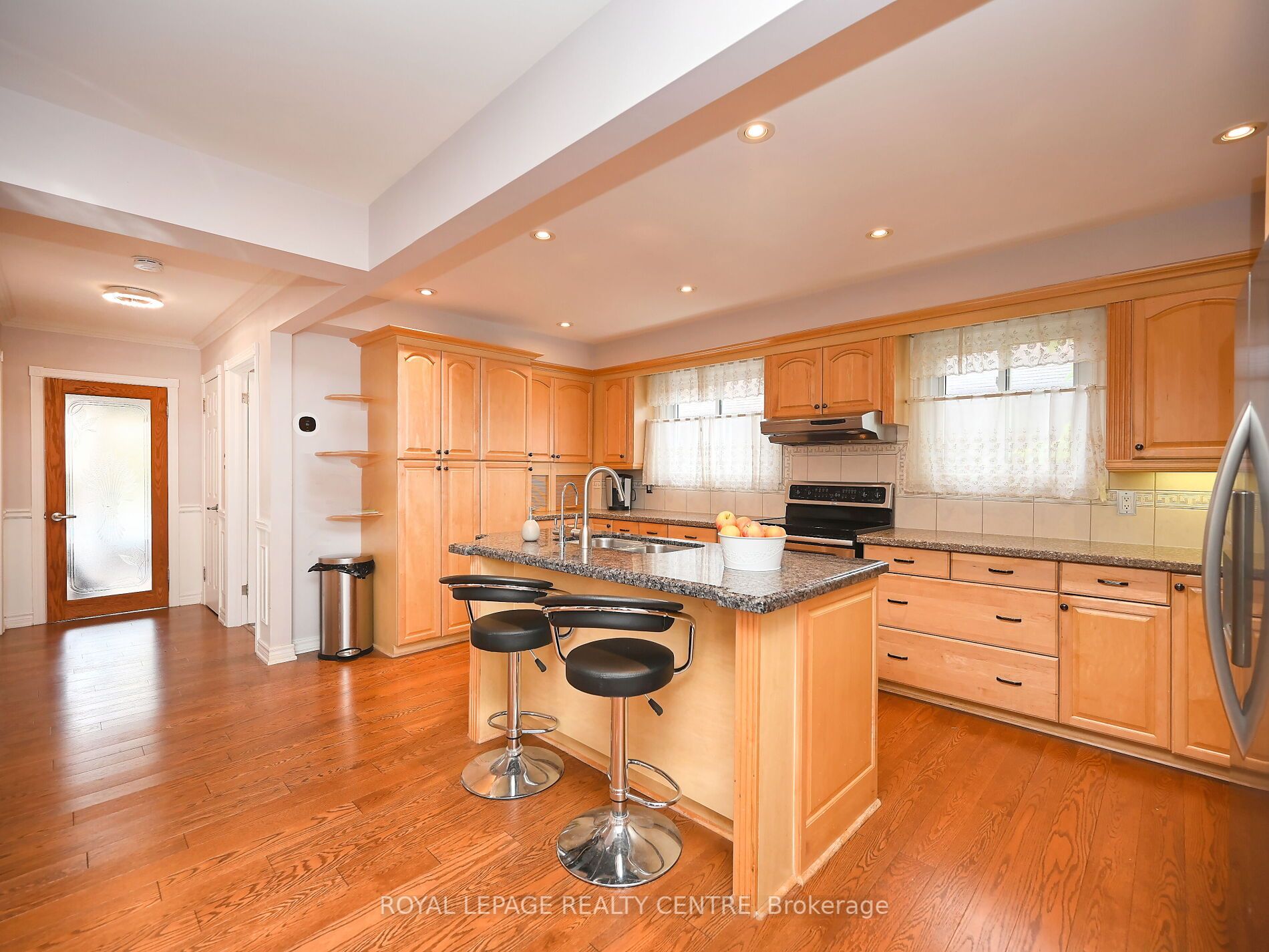 2519 Kingsberry Cres