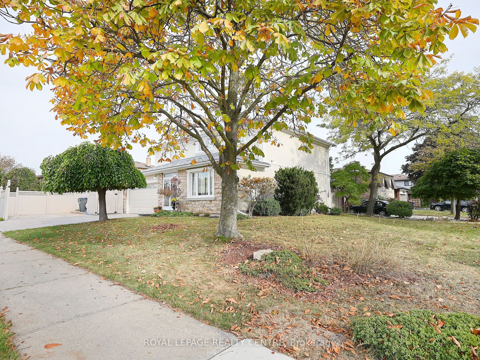 2519 Kingsberry Cres