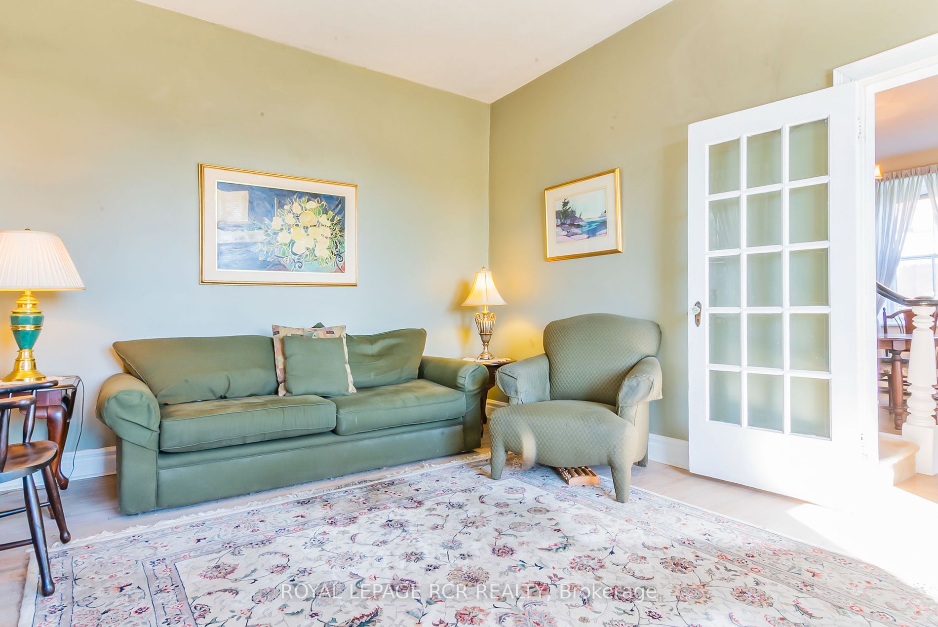 1380 Queen St W