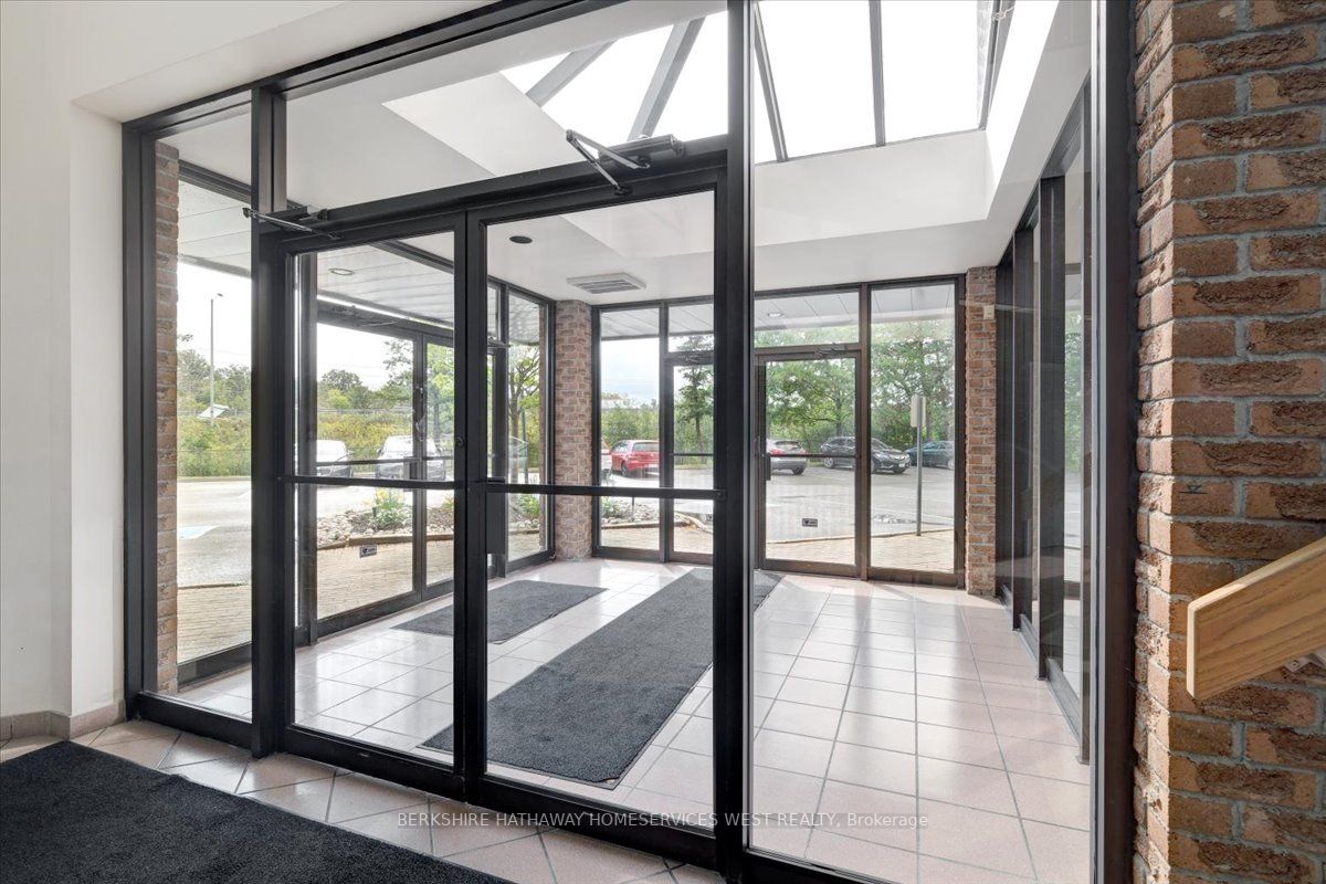5080 Timberlea Blvd, #215
