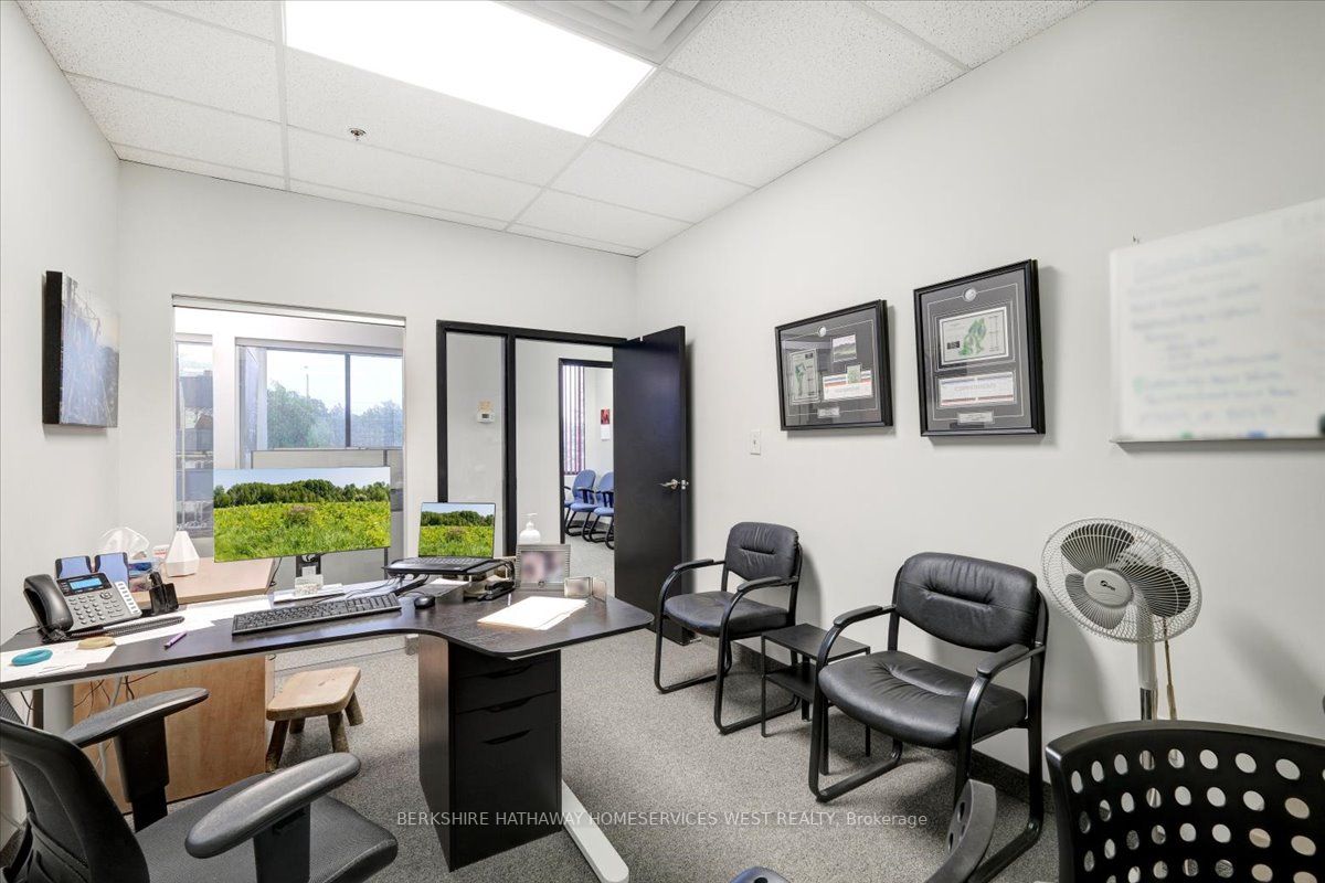 5080 Timberlea Blvd, #215