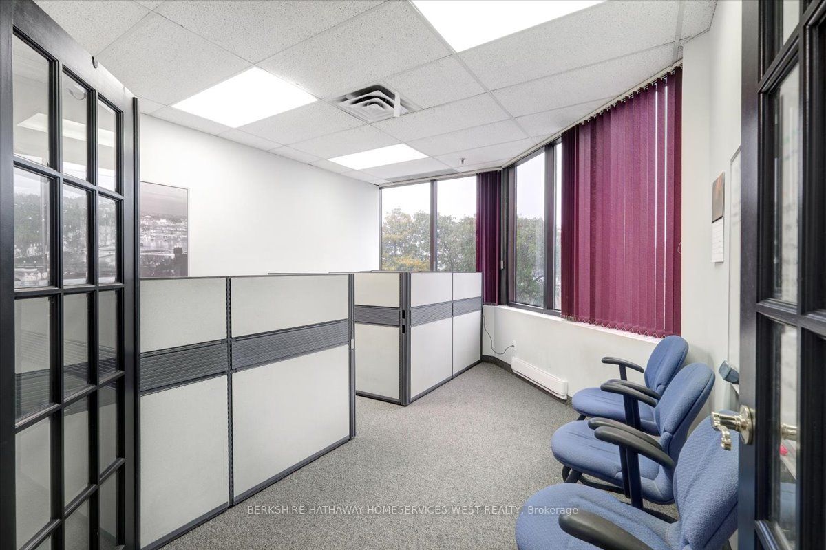 5080 Timberlea Blvd, #215