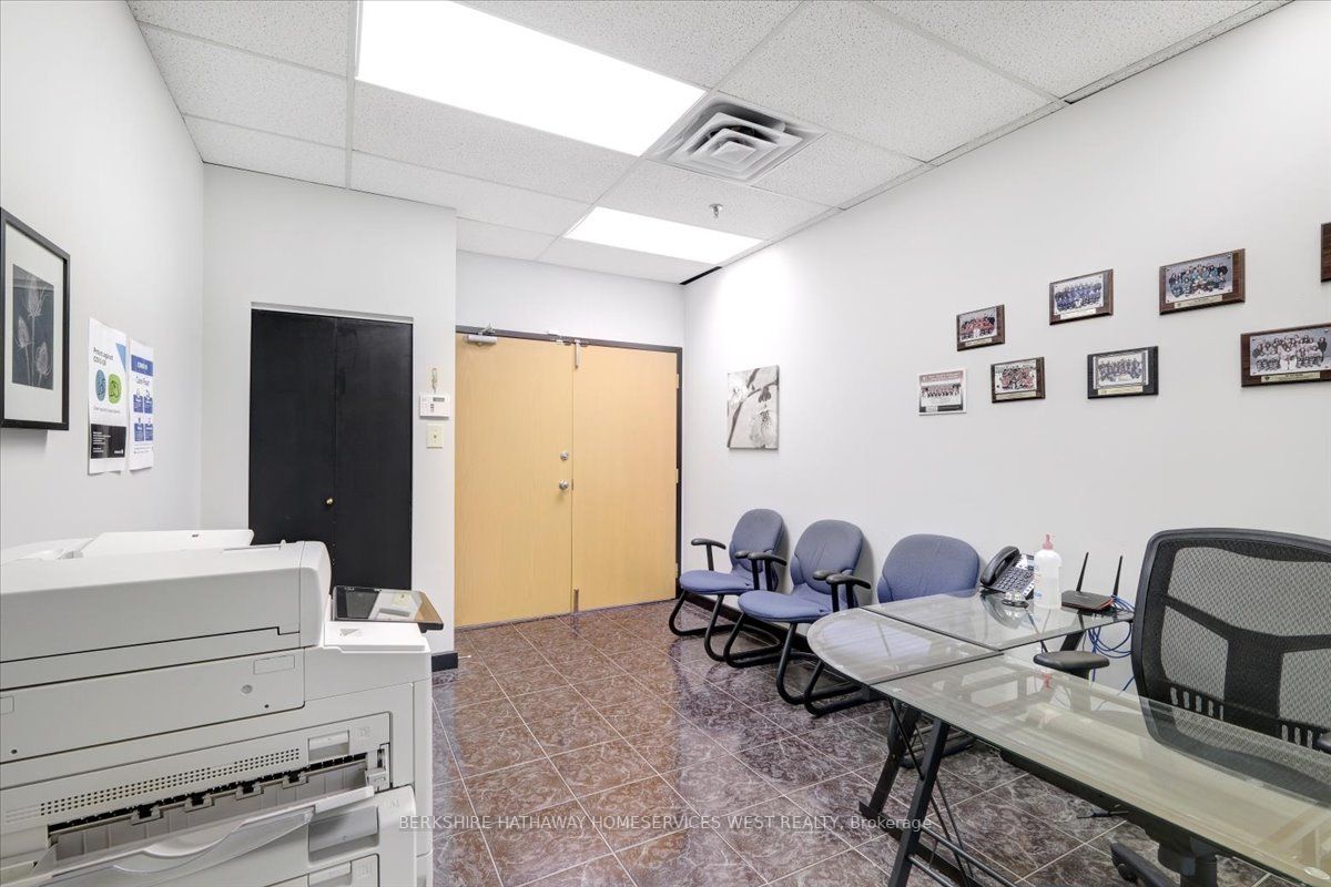5080 Timberlea Blvd, #215