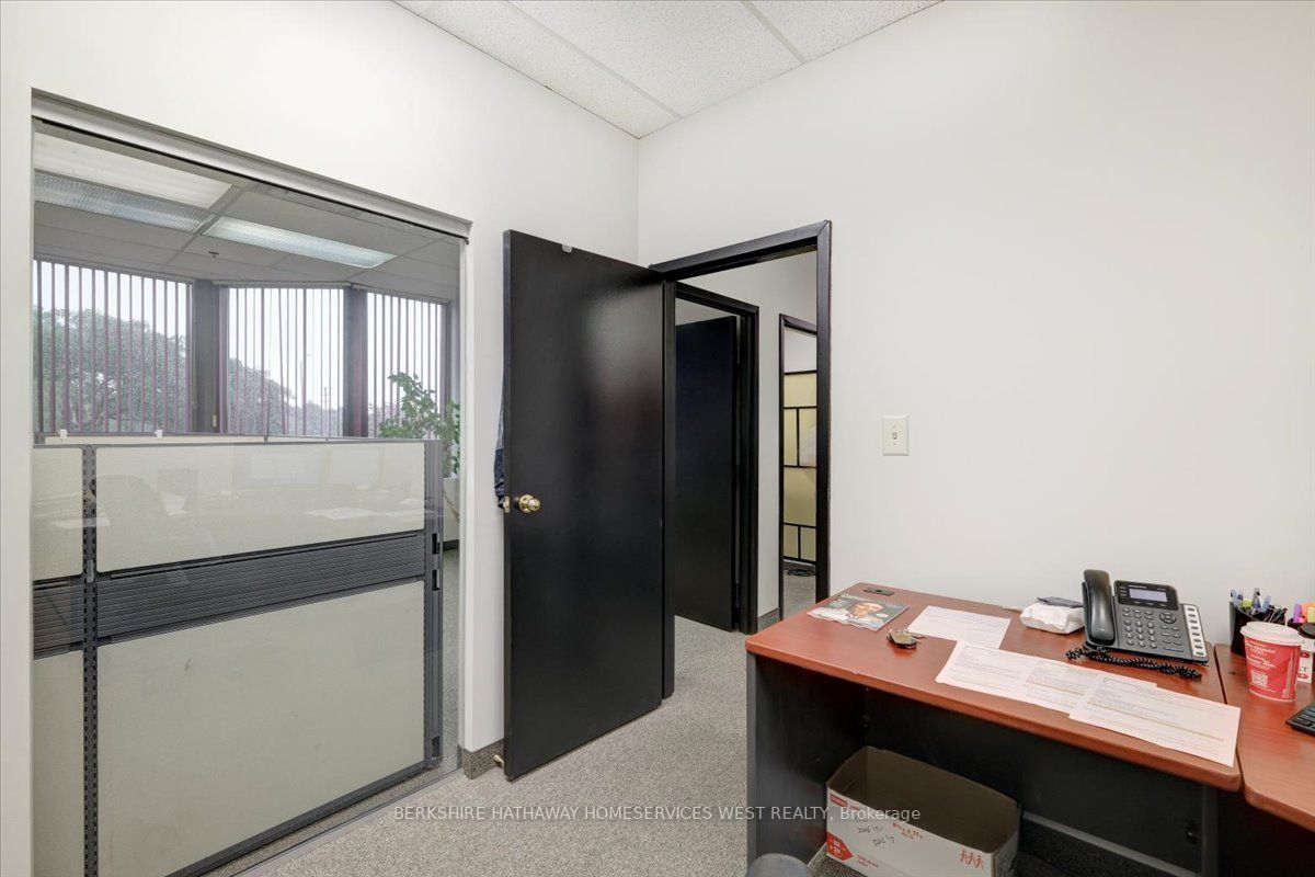 5080 Timberlea Blvd, #215