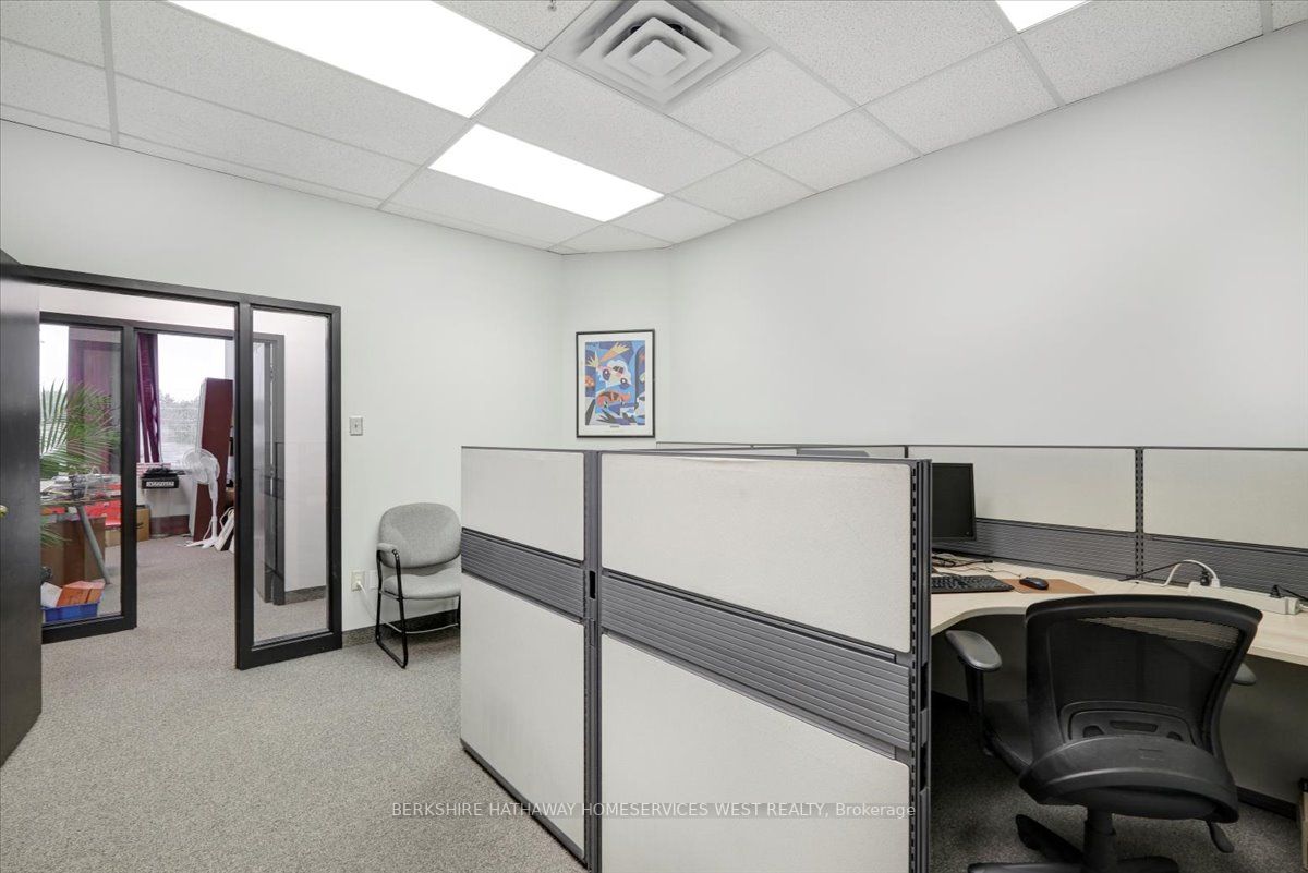 5080 Timberlea Blvd, #215