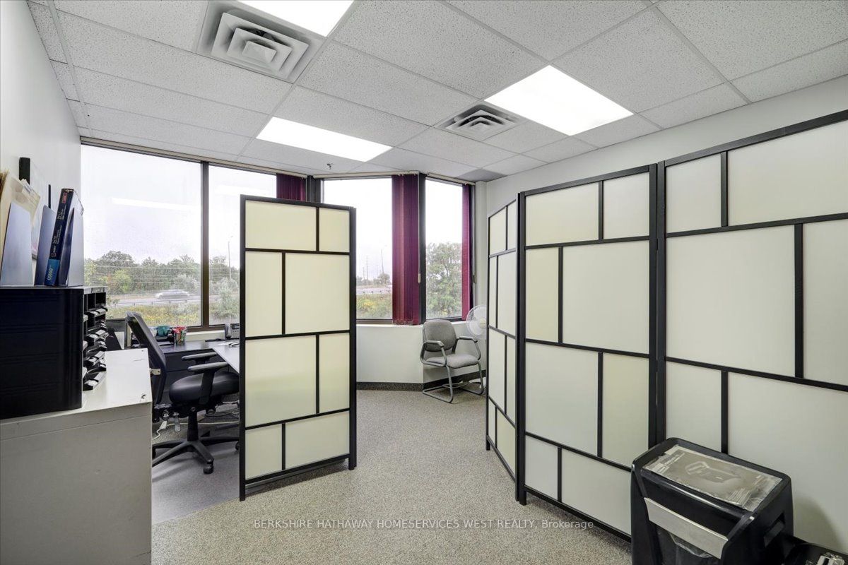 5080 Timberlea Blvd, #215