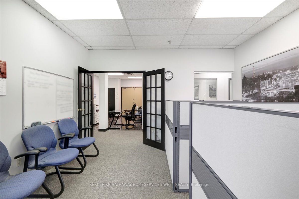5080 Timberlea Blvd, #215