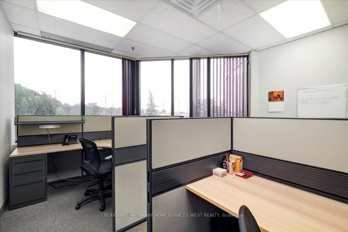 5080 Timberlea Blvd, #215