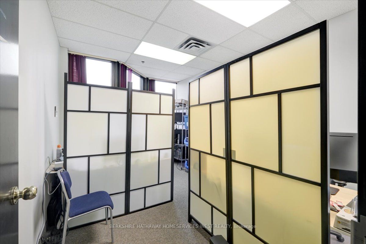 5080 Timberlea Blvd, #215