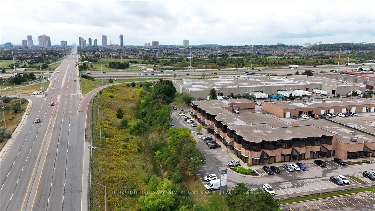 5080 Timberlea Blvd, #215