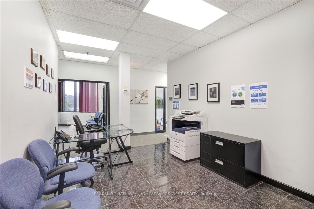 5080 Timberlea Blvd, #215