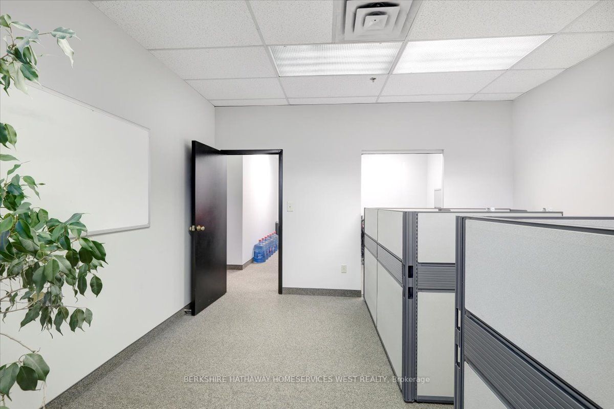 5080 Timberlea Blvd, #215