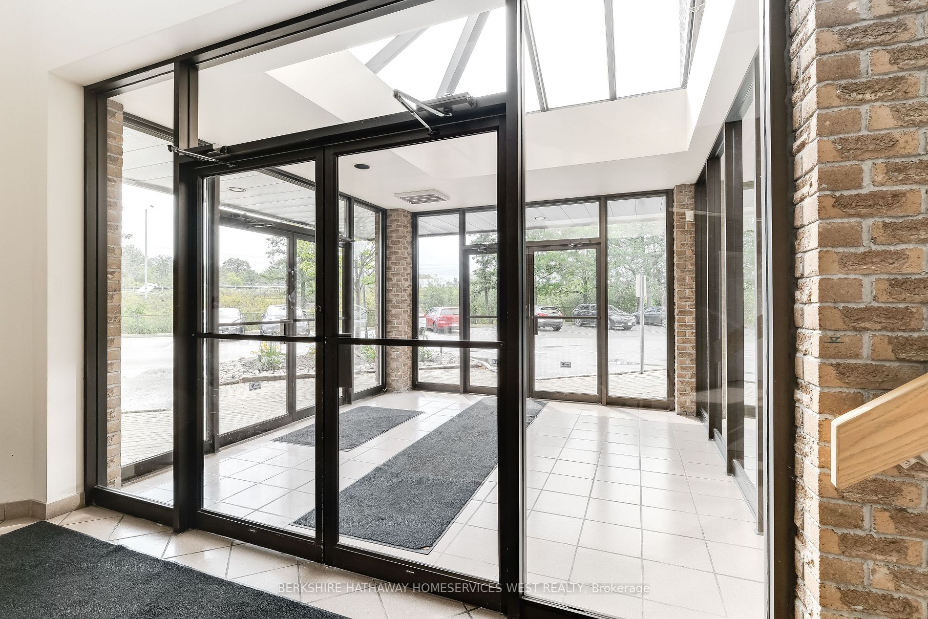 5080 Timberlea Blvd, #205