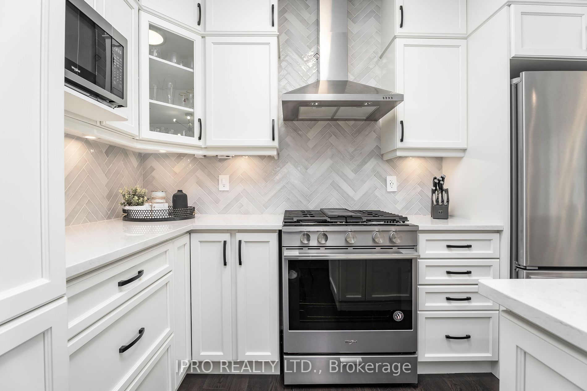 861 Tea Landing