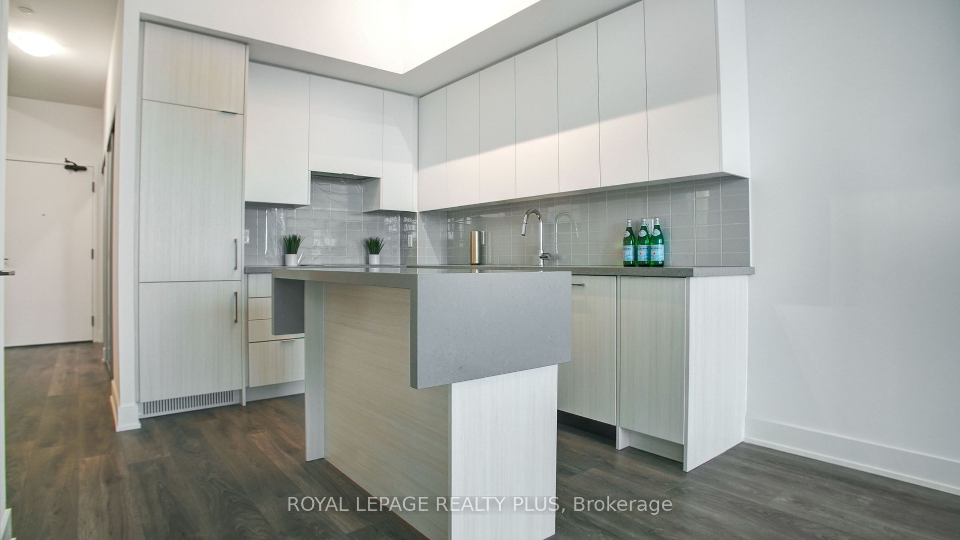 2481 Taunton Rd, #303