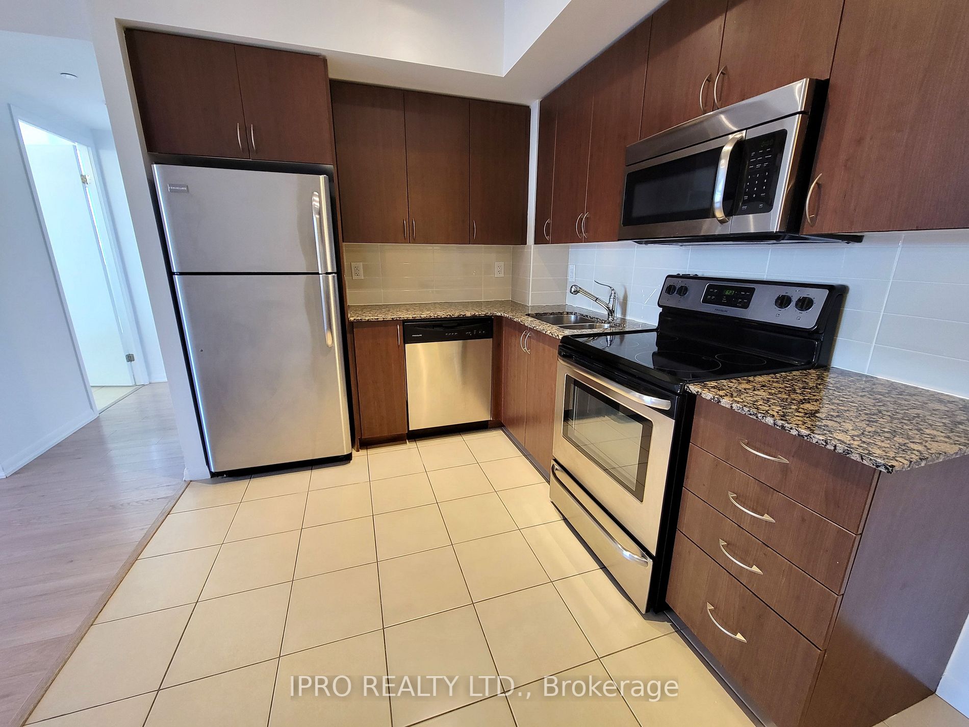 800 Lawrence Ave W, #208
