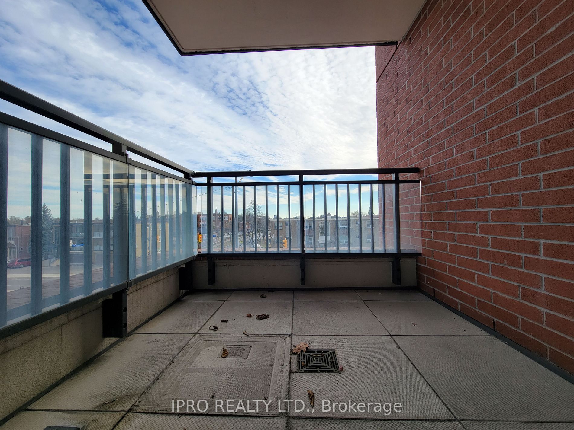 800 Lawrence Ave W, #208