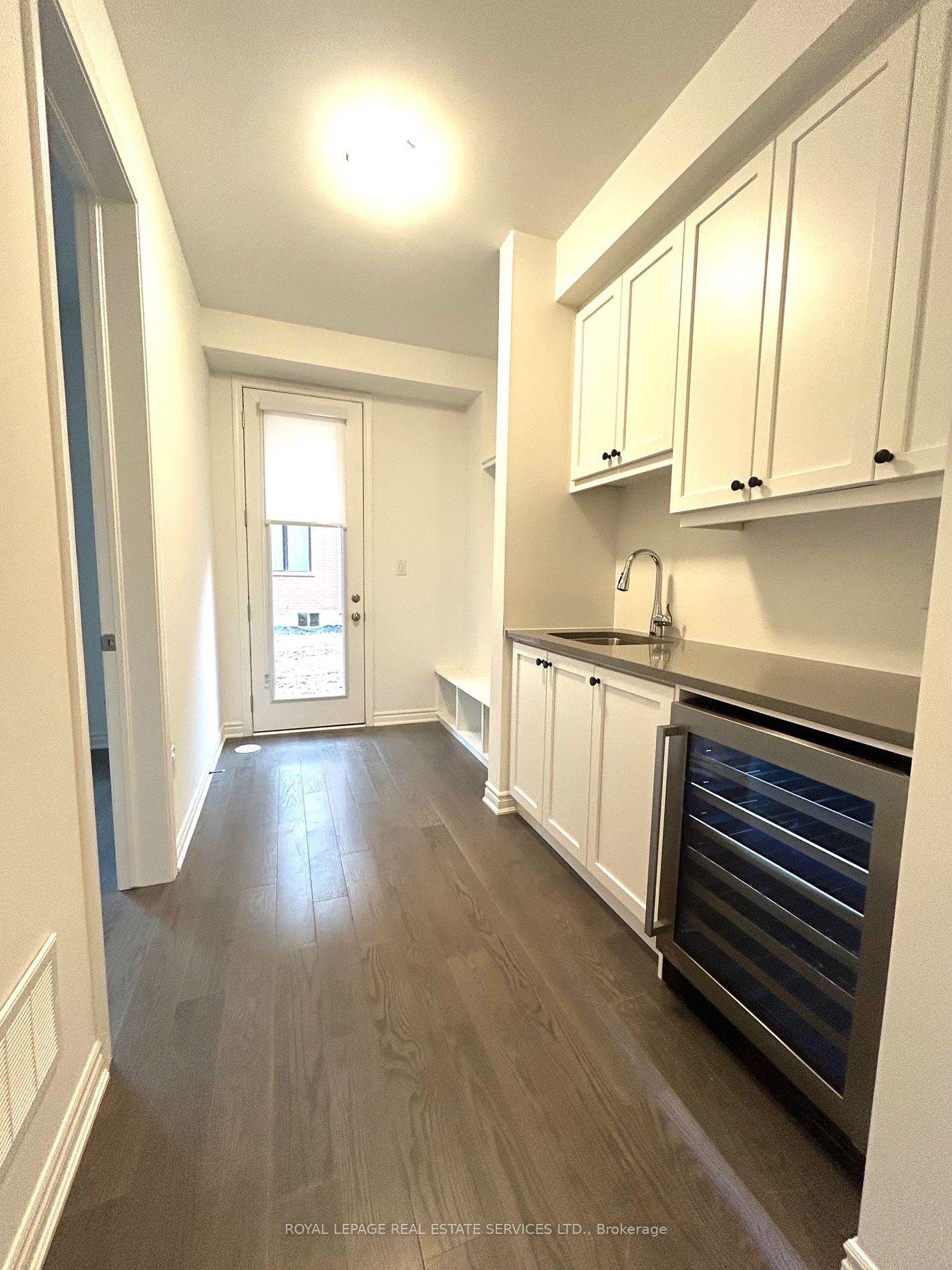 1391 Kaniv St