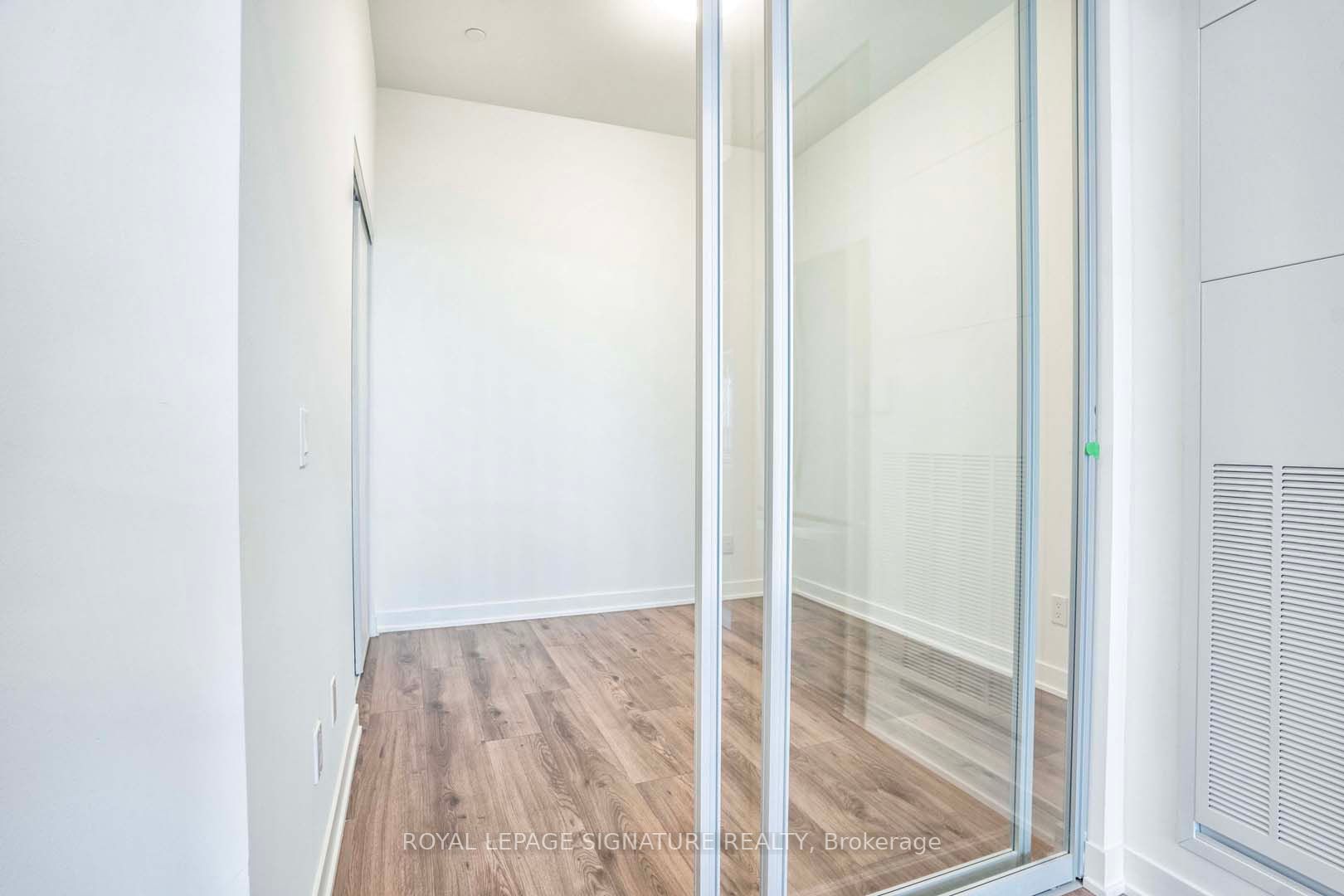 405 Dundas St W, #232