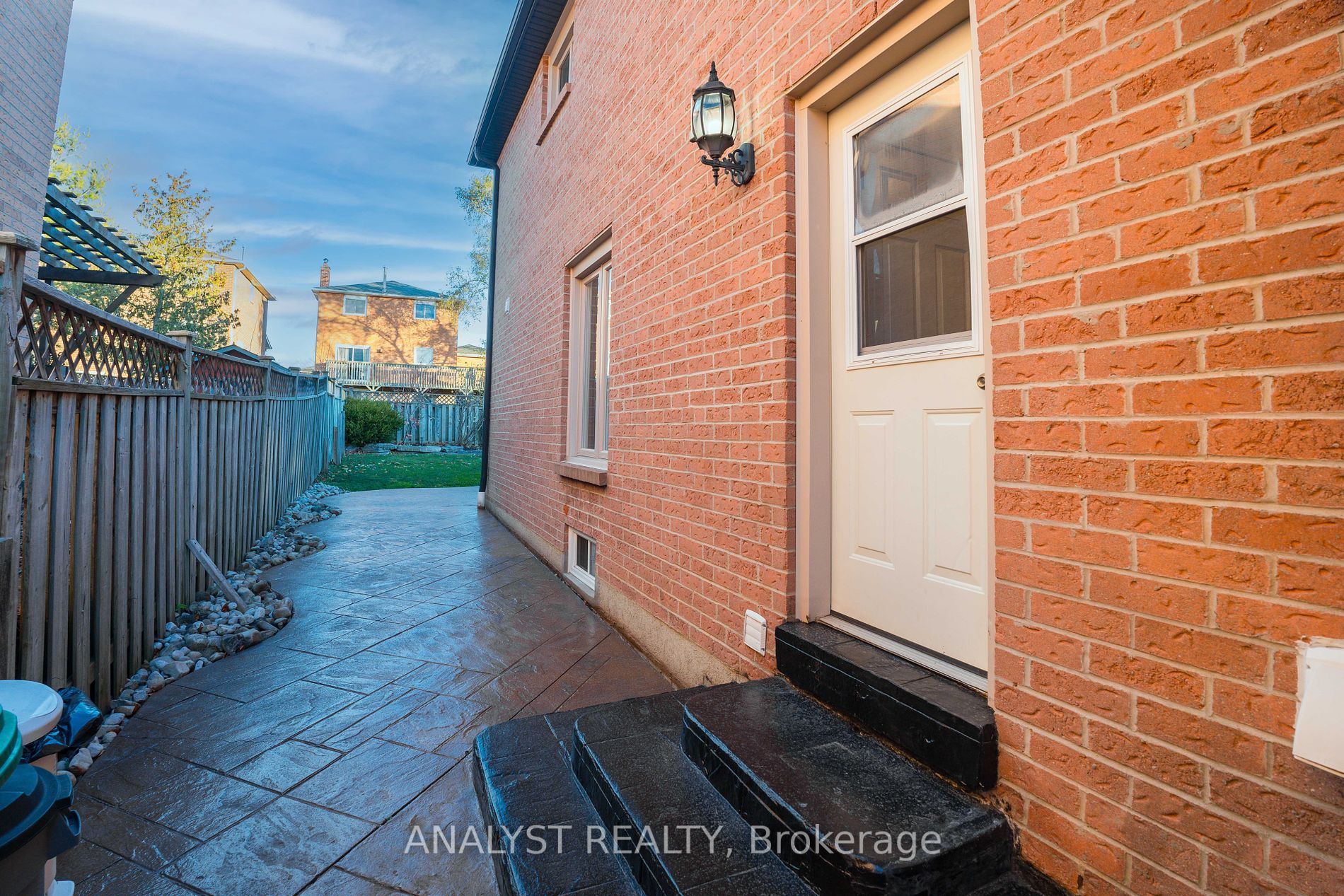 52 St Michaels Cres