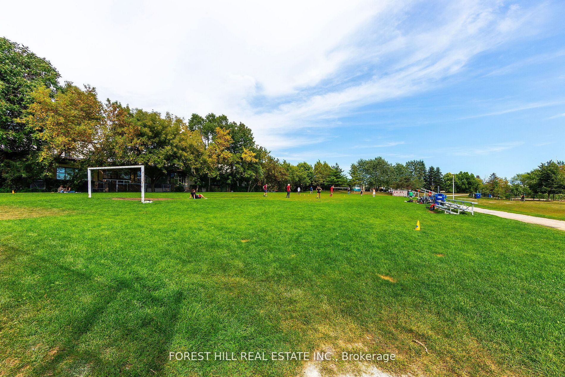 363 Sorauren Ave, #407