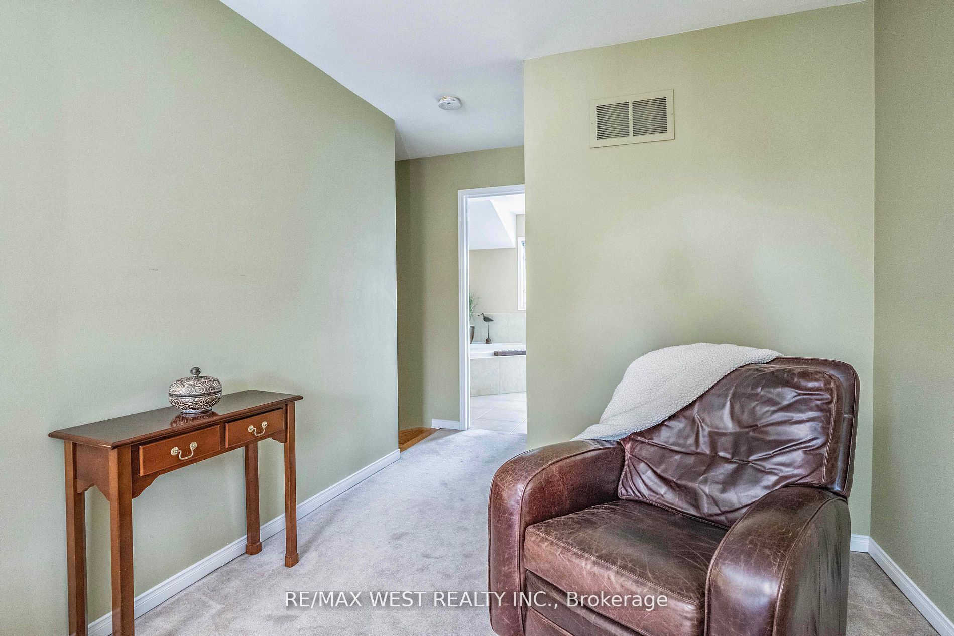 117A The Queensway, #102