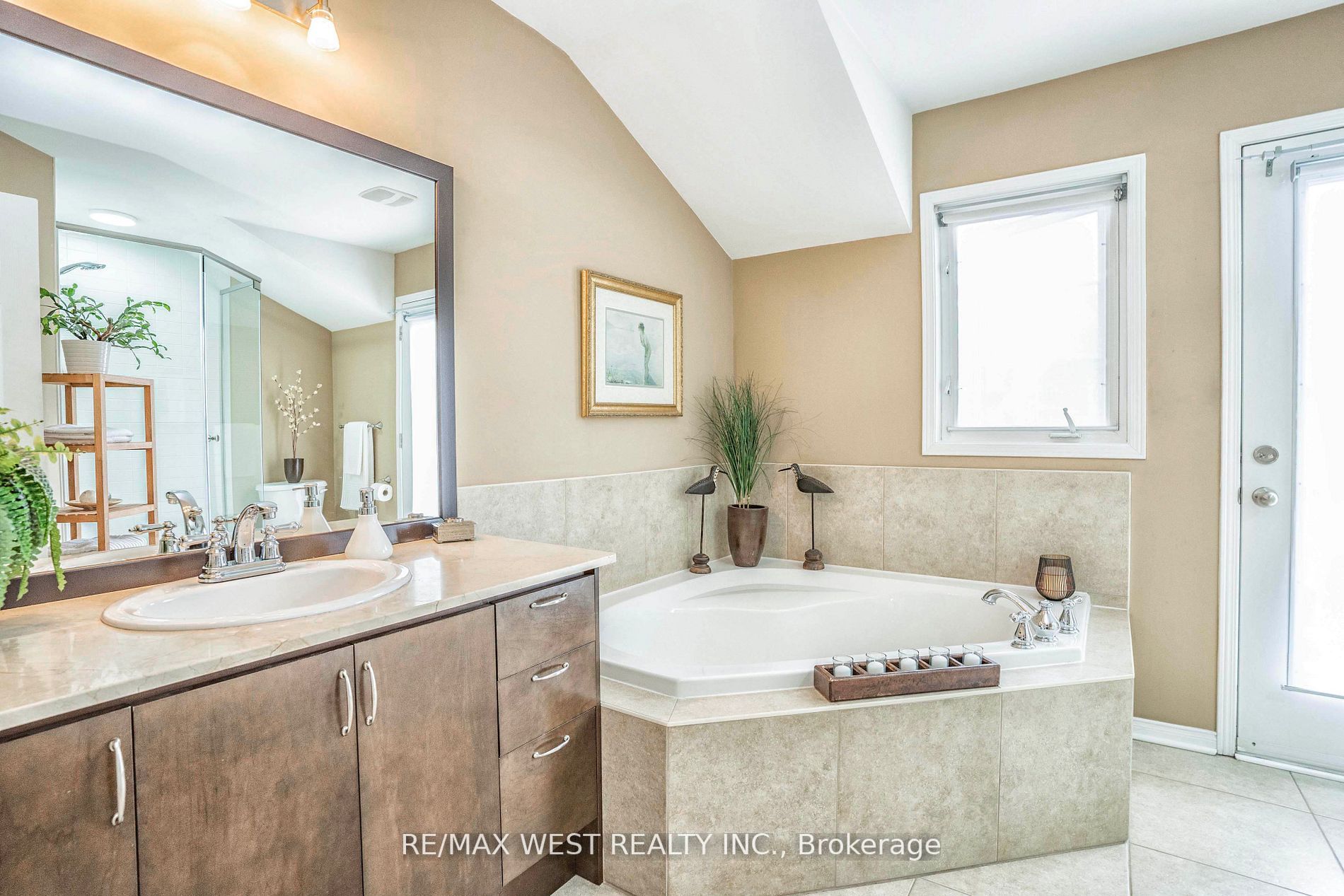 117A The Queensway, #102