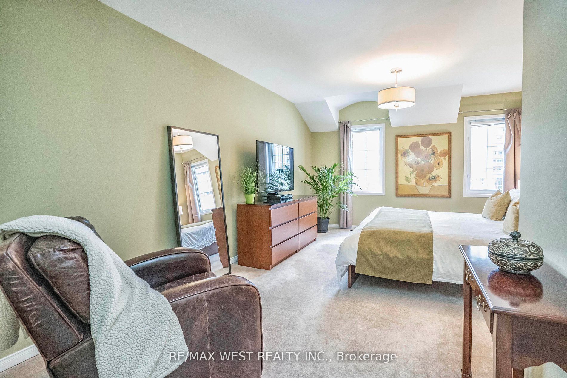 117A The Queensway, #102