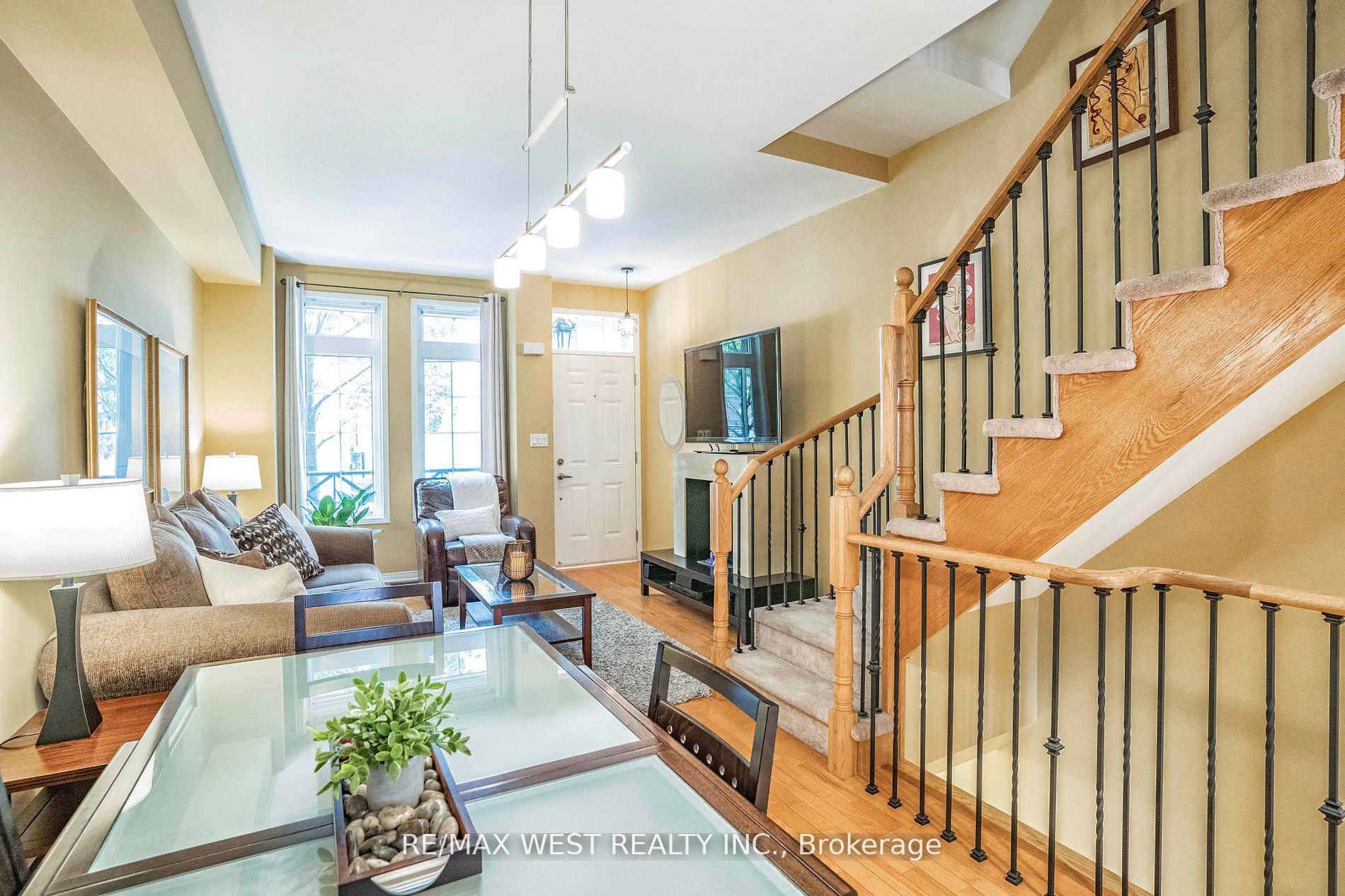 117A The Queensway, #102