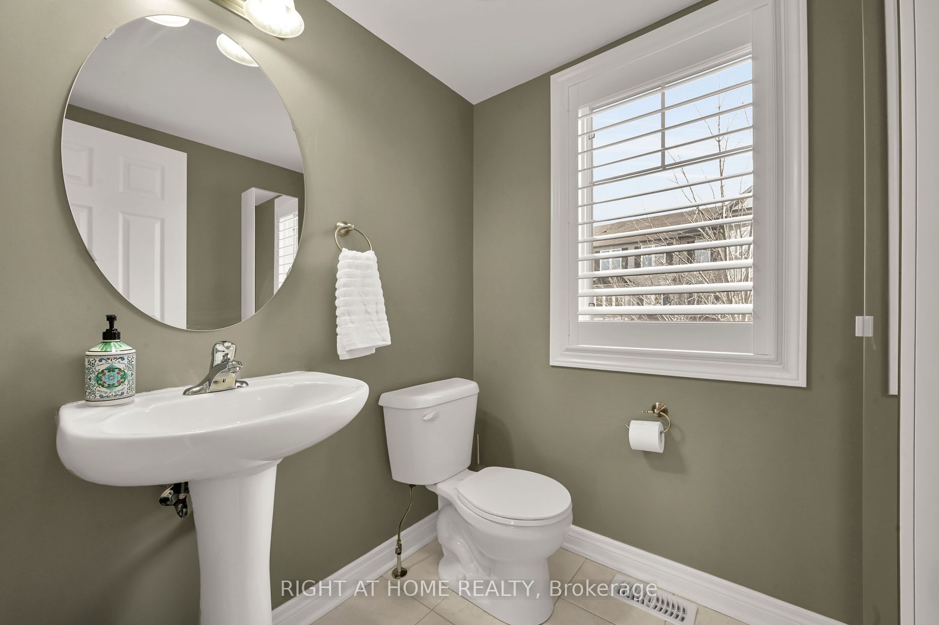 2006 Trawden Way N, #34