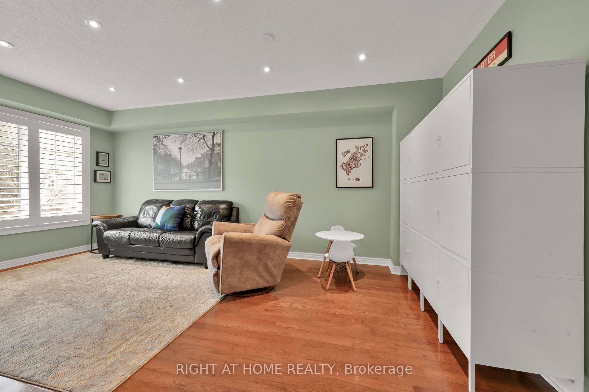 2006 Trawden Way N, #34