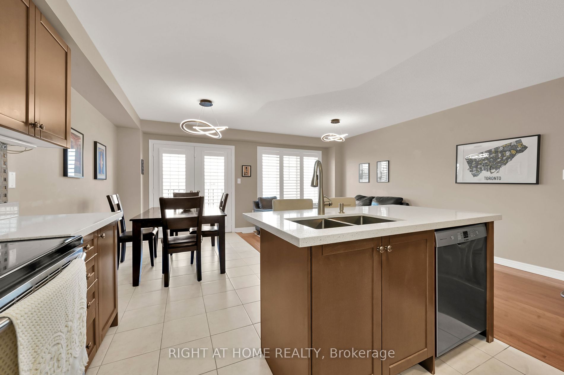 2006 Trawden Way N, #34